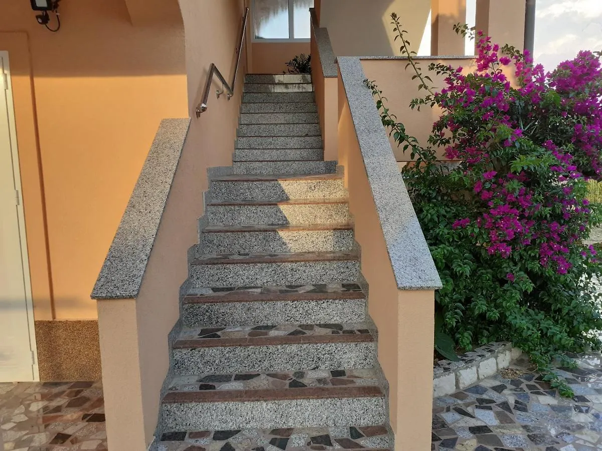 Apartments Rajka Lopar